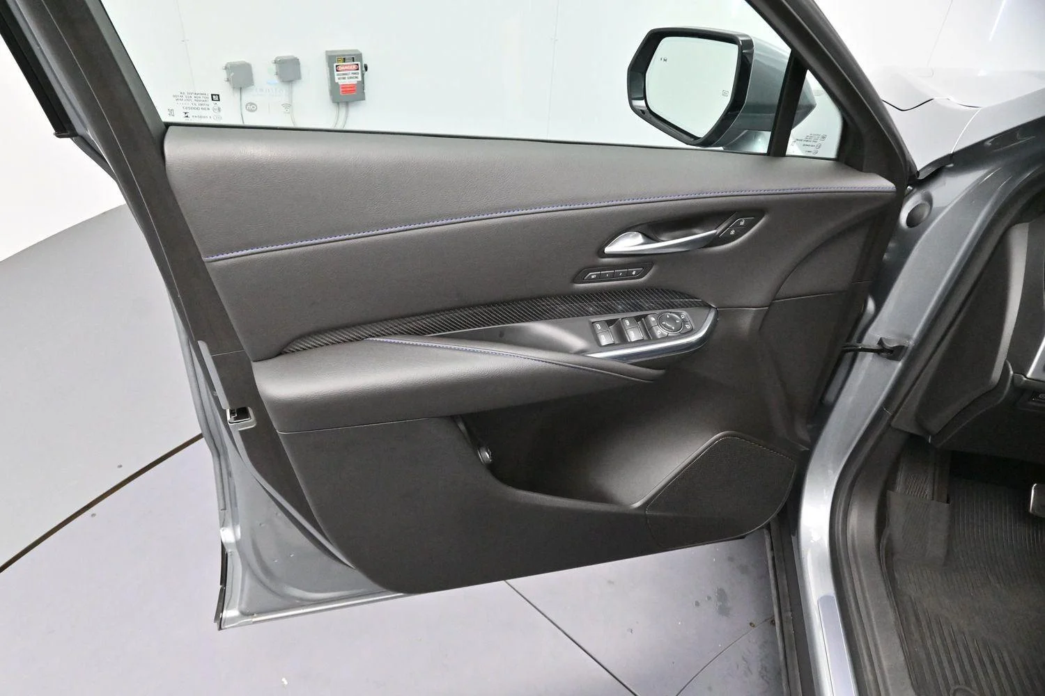Used 2024 Argent Silver Metallic Cadillac Sport image 9
