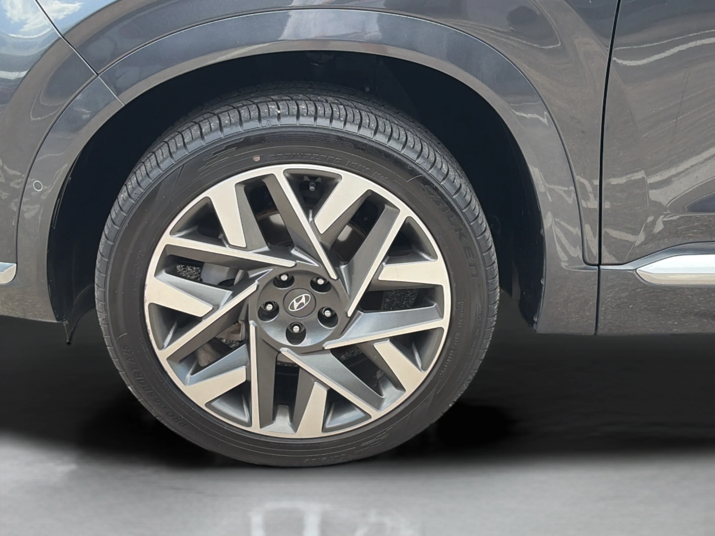 Used 2023 Portofino Gray Hyundai Calligraphy image 31