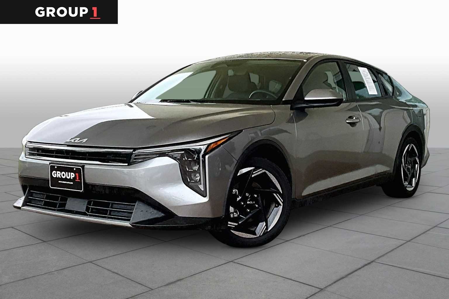 2025 Kia K4 EX AT's photo