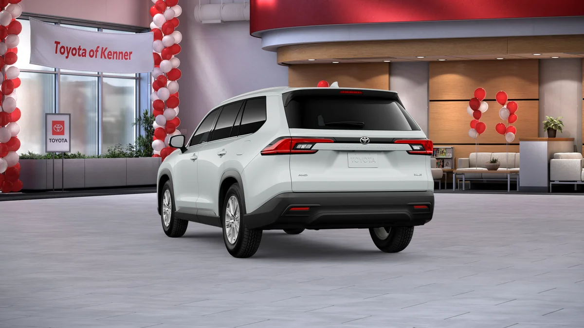 New 2026 Wind Chill Pearl Toyota XLE image 15