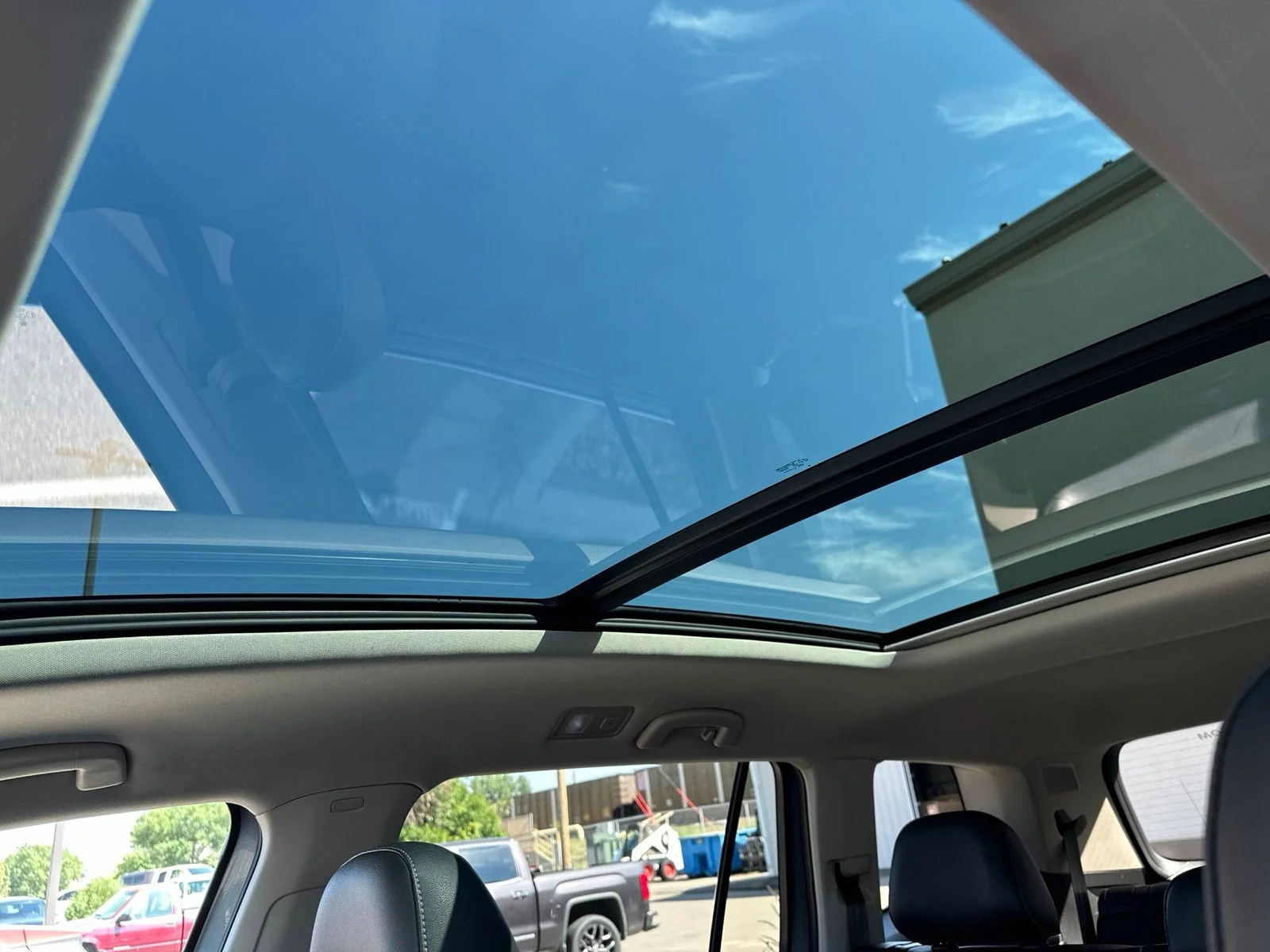 Used 2019 Gray Volkswagen SEL Premium image 90