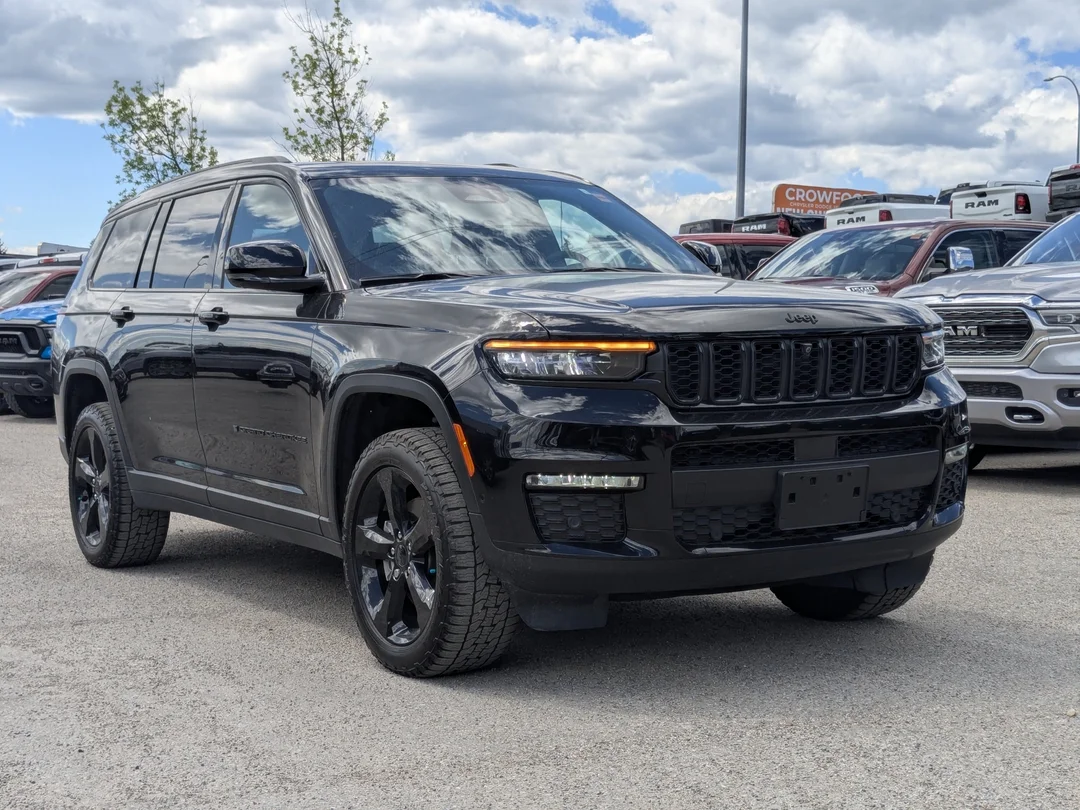 Certified Used 2025 Black Jeep Limited - - 4x4 - Luxury Tech II - Black Pkg - Command View Sunroof - Leather & More! image 2