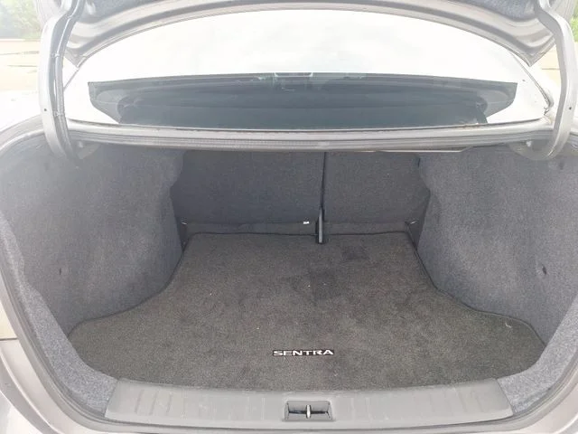Used 2019 Gray Nissan SR image 13