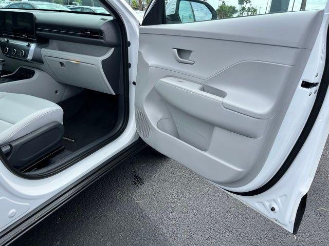 New 2026 White Hyundai SE FWD image 21