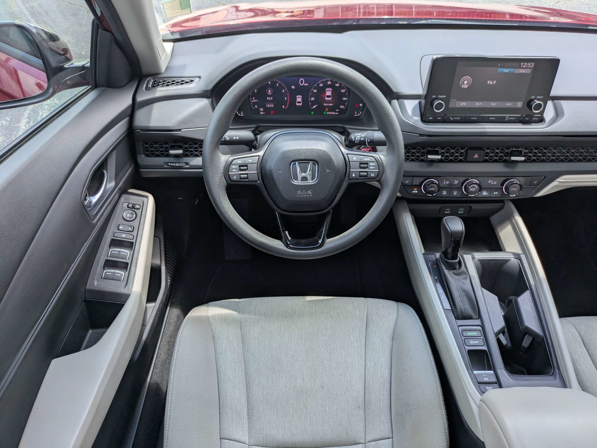 Used 2025  Honda SE image 12