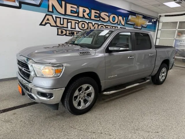 2020 RAM 1500 Big Horn/Lone Star 4x4 Crew Cab 5'7's photo