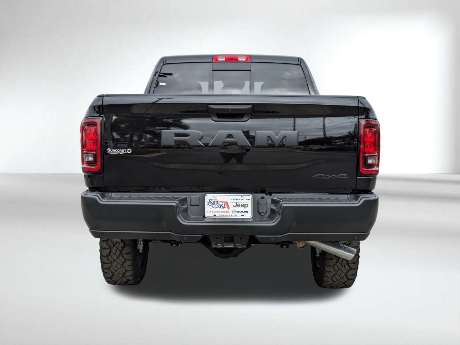 New 2026 Diamond Black Crystal Pearl-Coat Exterior Paint RAM Tradesman image 5