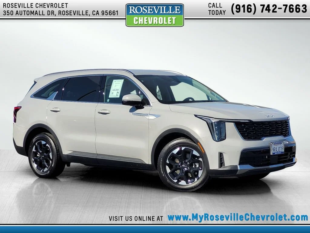 2025 Kia Sorento S AT's photo