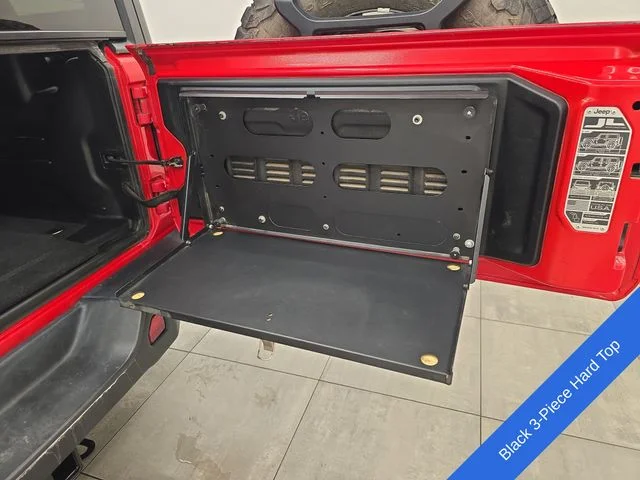 Used 2020 Firecracker Red Clearcoat Jeep Unlimited Rubicon image 18