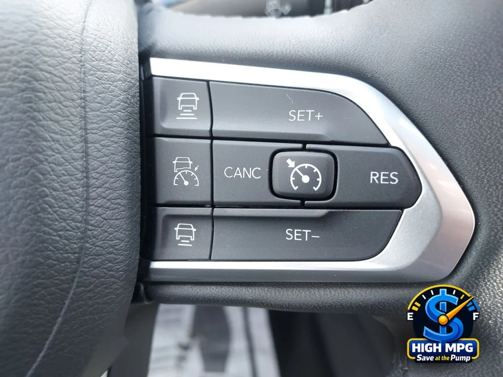 Used 2025 Silver Jeep Limited image 22