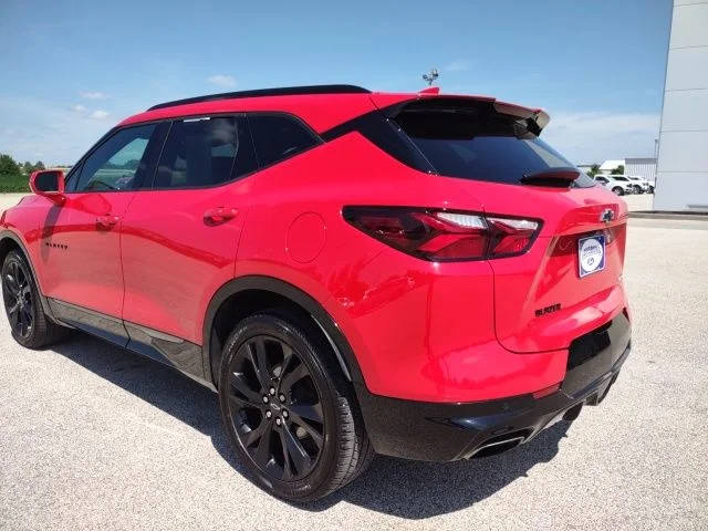 Used 2019 Red Chevrolet RS image 3