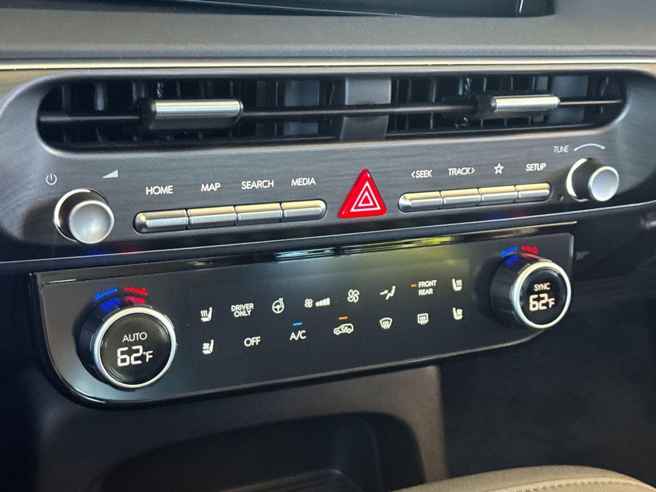 New 2026 Gray Hyundai Blue SEL Premium 7P image 17