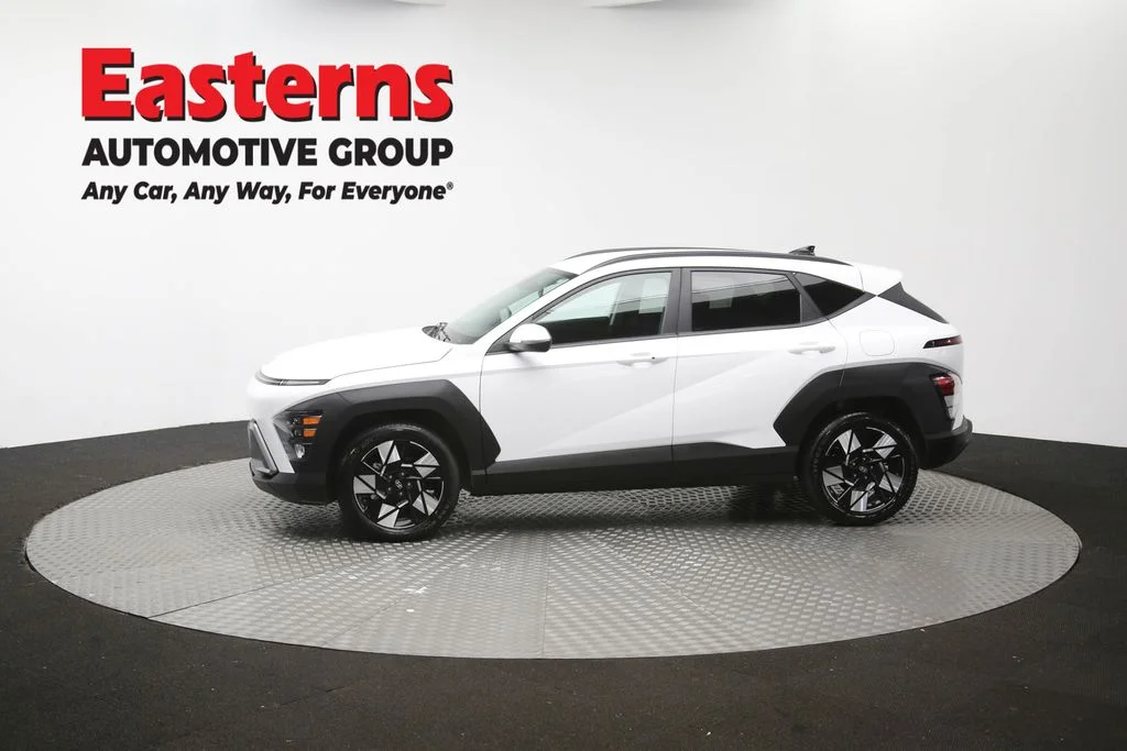 Used 2025 White Hyundai SEL image 61