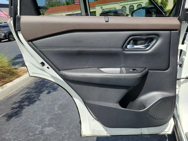 Used 2023 White Nissan SL image 13