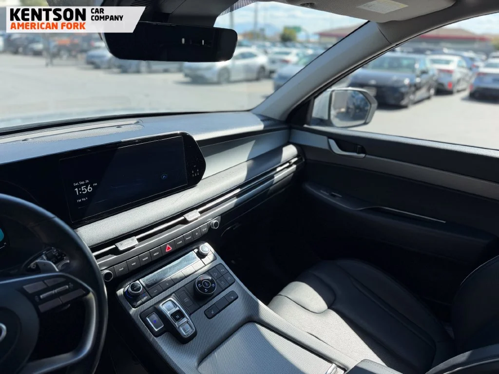 Used 2025 Silver Hyundai SEL image 19