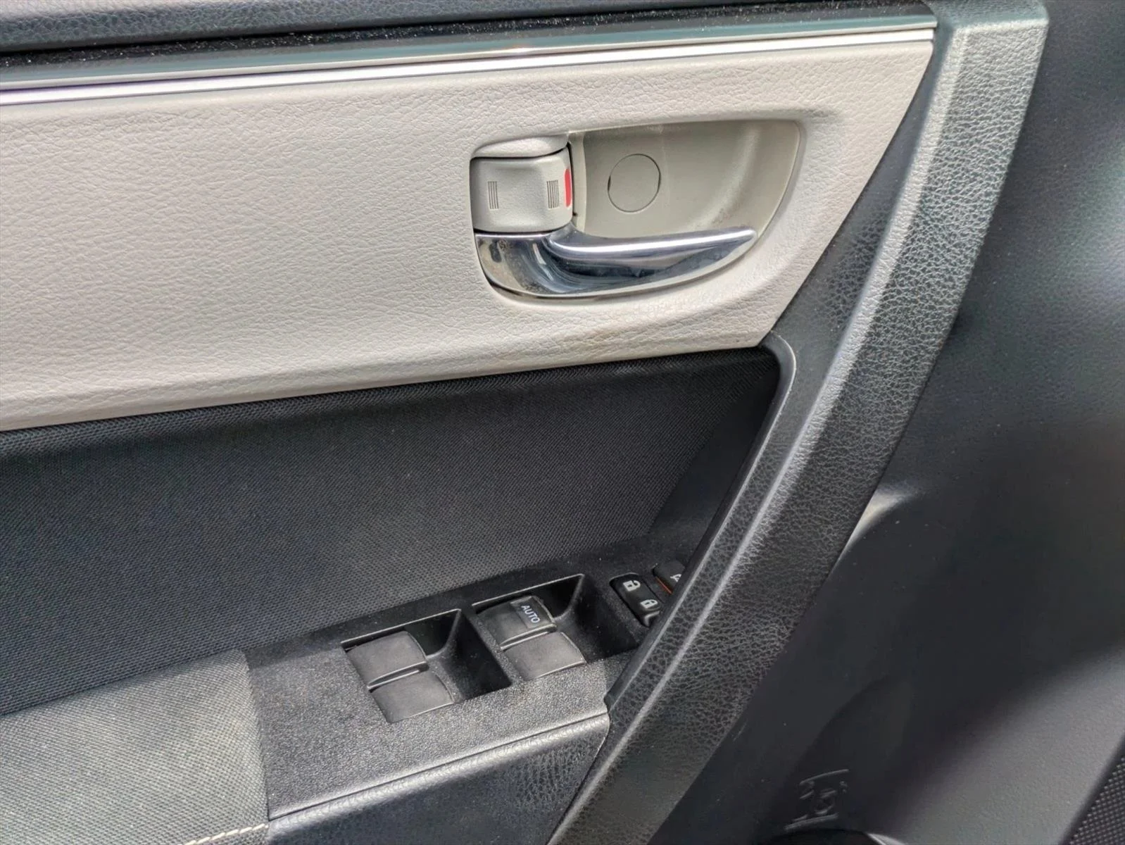 Used 2018 Slate Metallic Toyota LE image 2