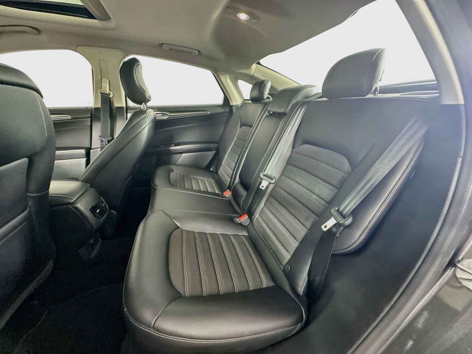 Used 2017 Magnetic Ford SE image 24