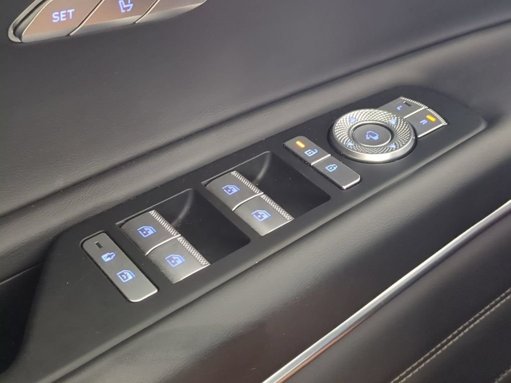 2025 GENESIS GV80 Standard - Photo 32