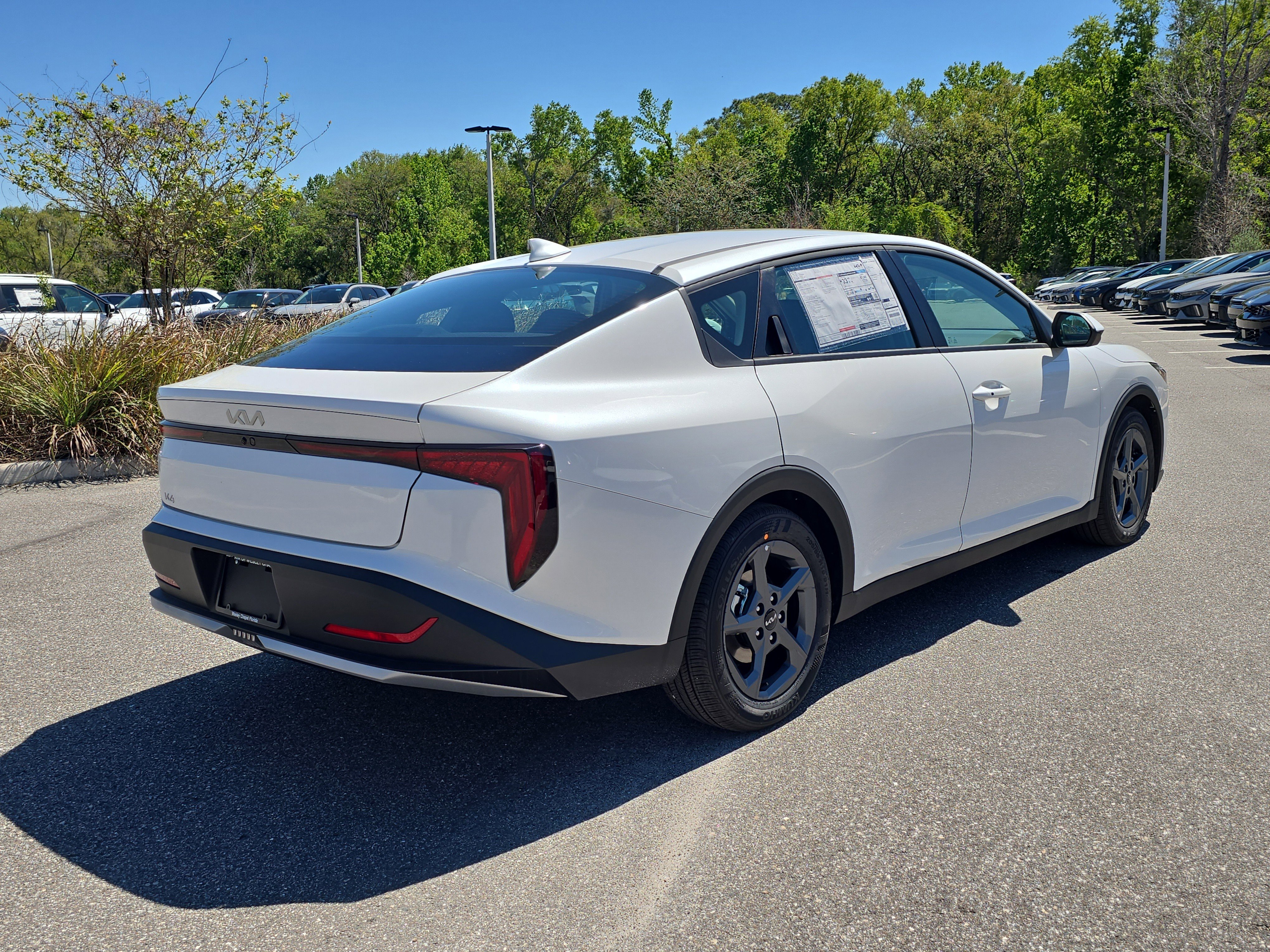 New 2026 Snow White Pearl Kia LXS image 8