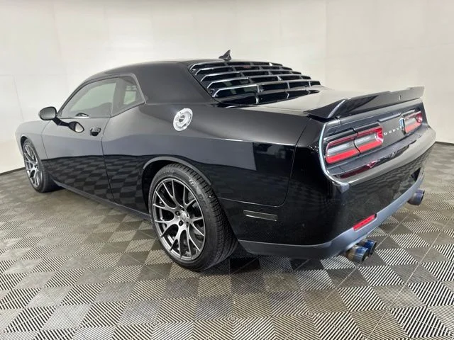 Used 2020 Pitch Black Clearcoat Dodge SXT image 6