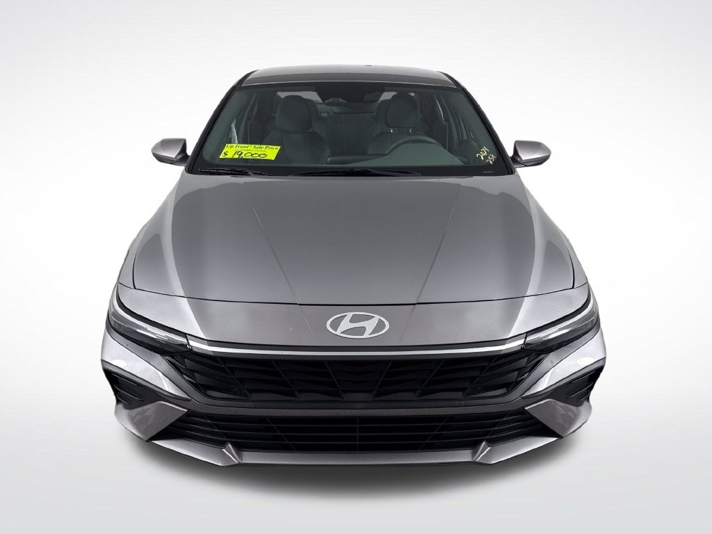 2024 Hyundai Elantra SE - Photo 11