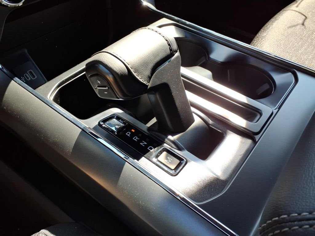 New 2026 Agate Black Metallic Ford XLT image 21
