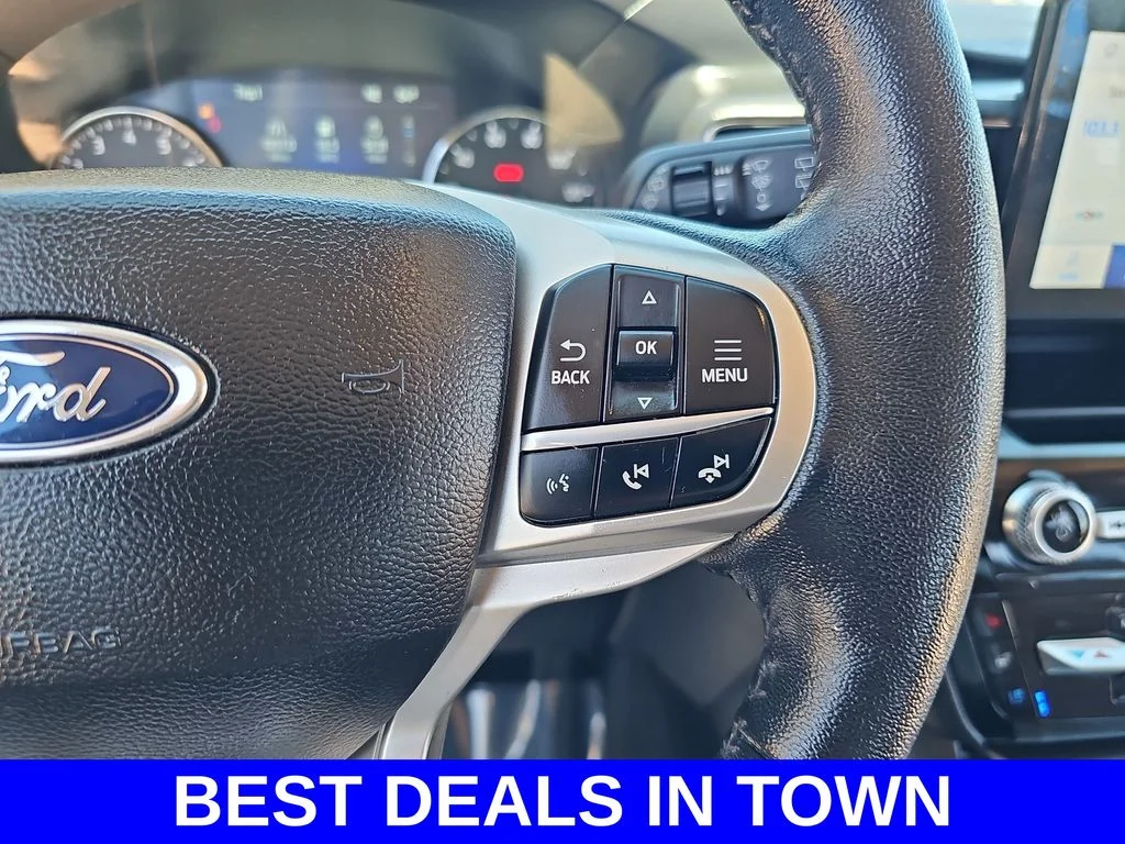 Used 2023 White Ford Limited image 19
