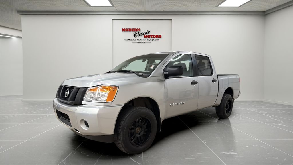 Used 2015 Gray Nissan SV image 3