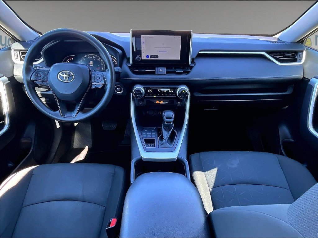 Used 2025  Toyota XLE image 21