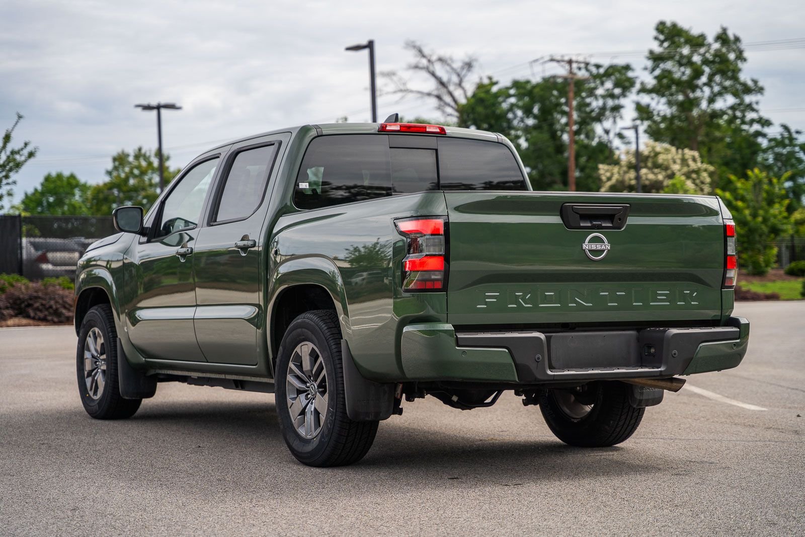 Used 2025 Green Nissan SV image 5