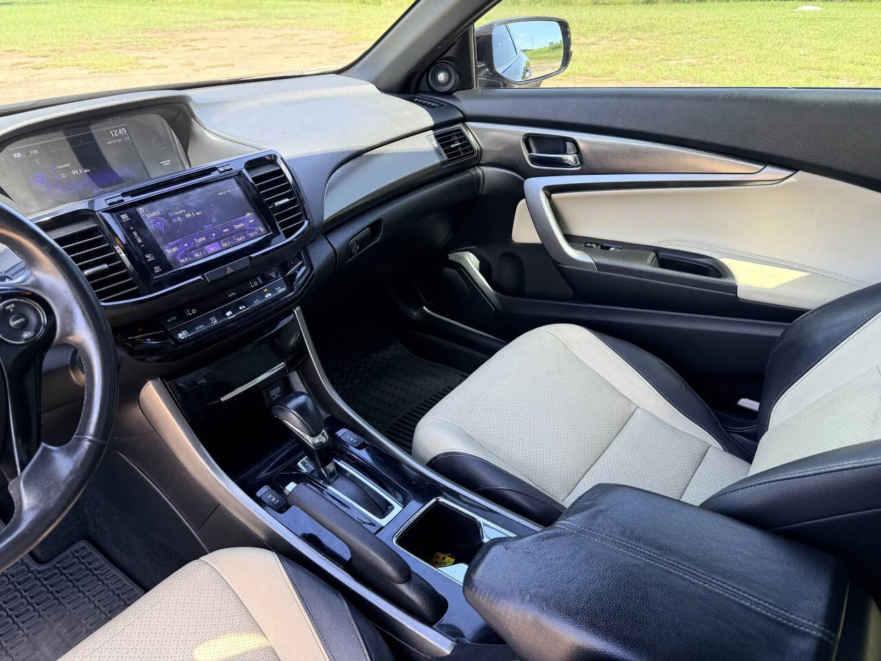 Used 2016 Black Honda EX L V6 2dr Coupe 6A image 19