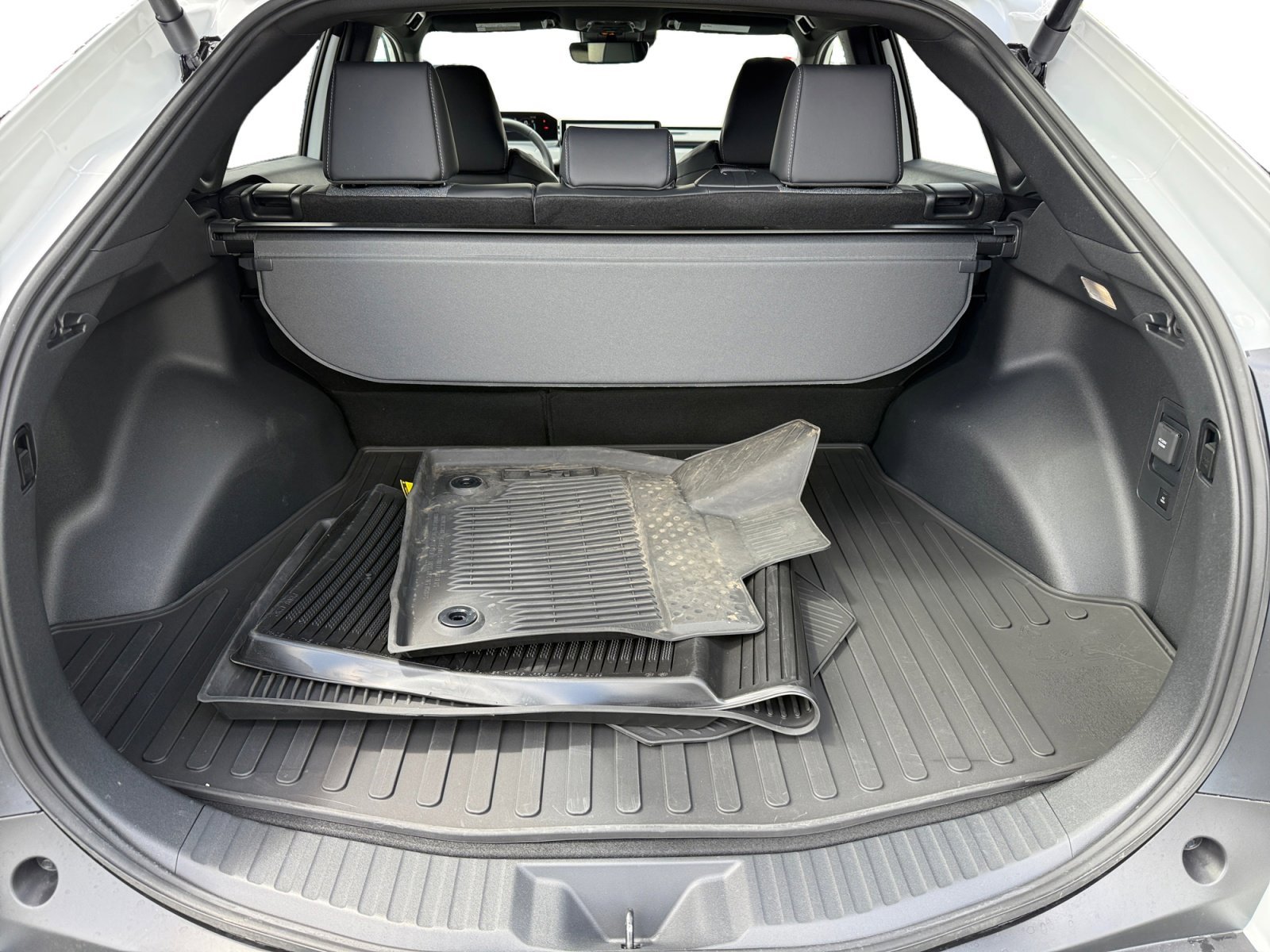 Used 2026 Pearl Toyota XLE image 17