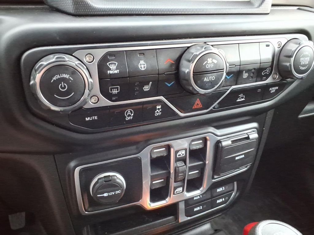Certified Used 2020 Black Jeep Overland image 17