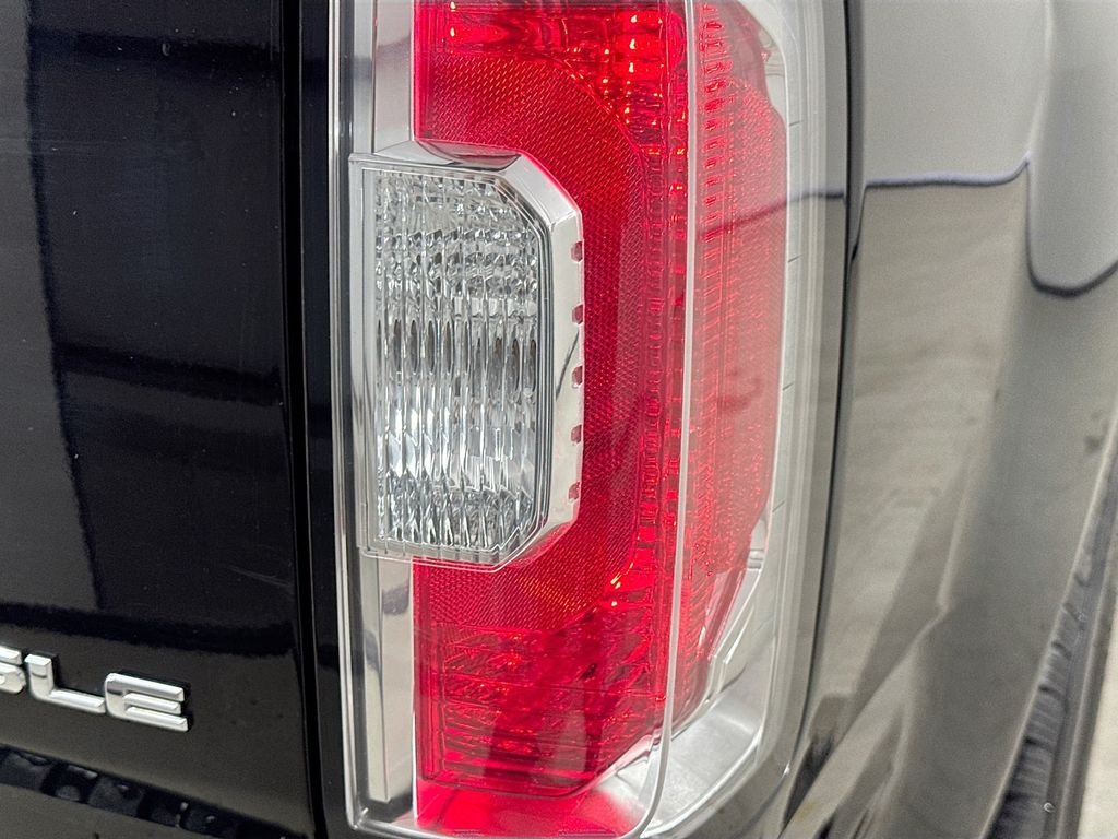 Used 2016 Onyx Black GMC SLE1 image 31