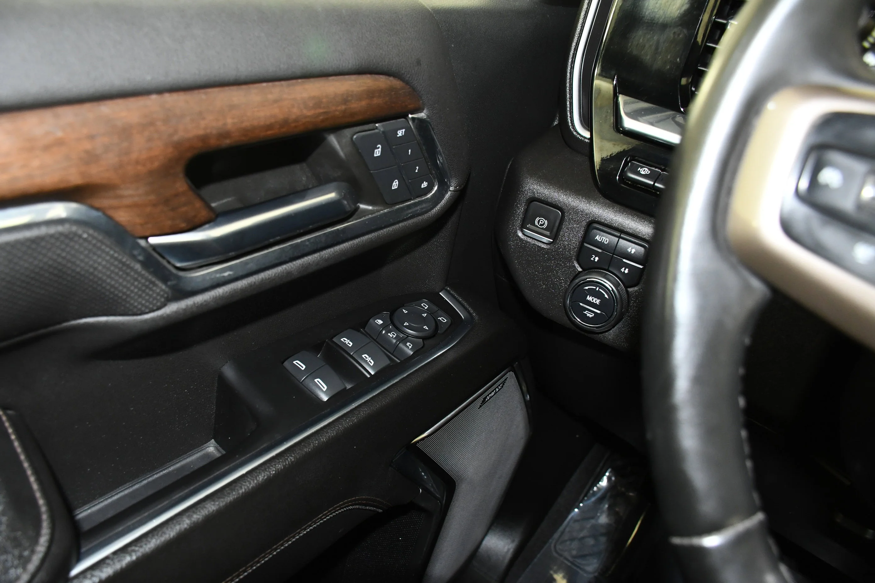 Used 2024 Black Chevrolet High Country image 38