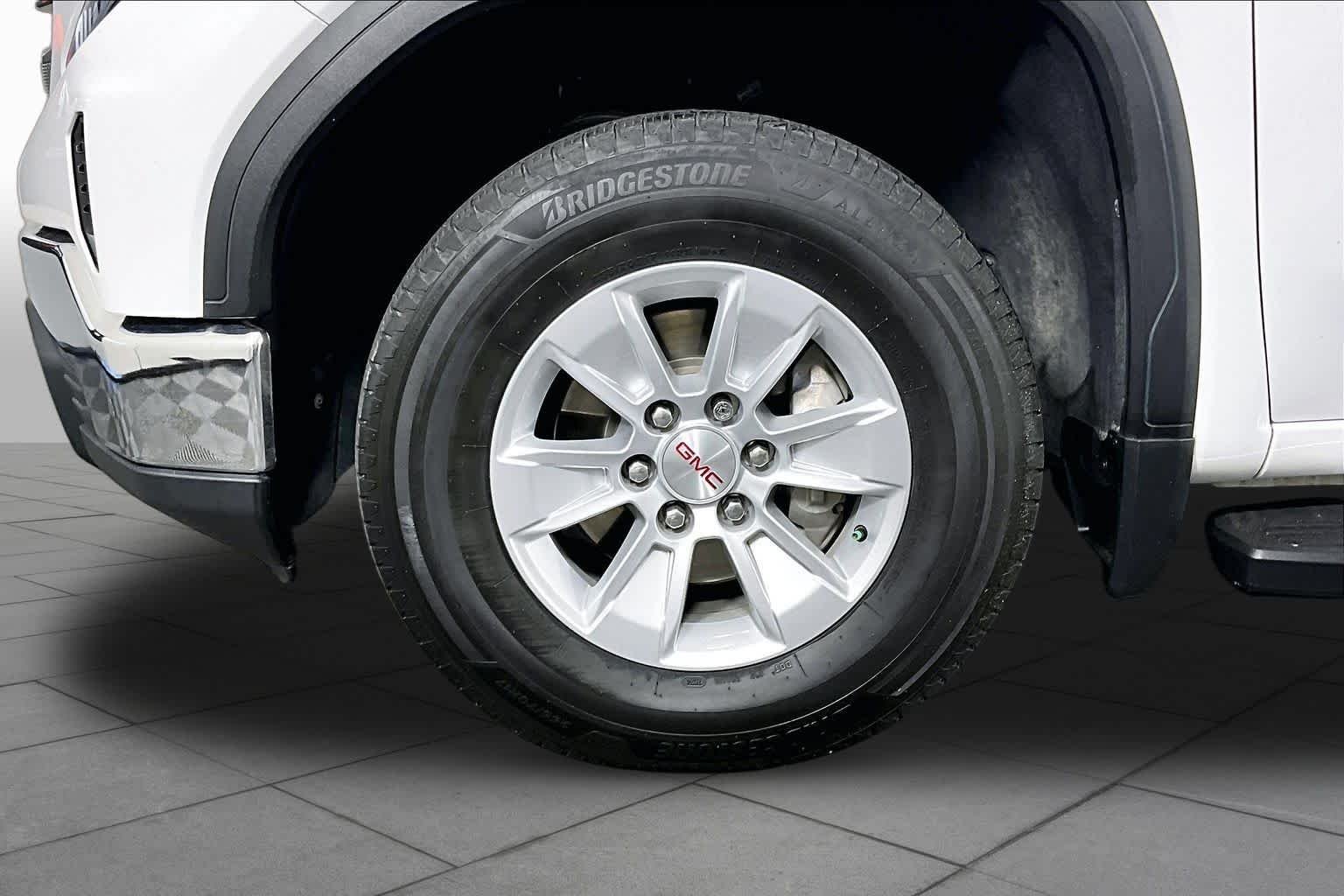 Certified Used 2023 Summit White GMC SLE image 11