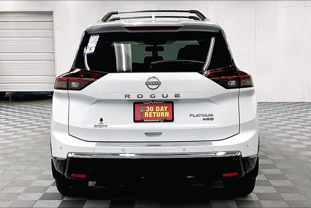 New 2026 Everest White Nissan Platinum image 5