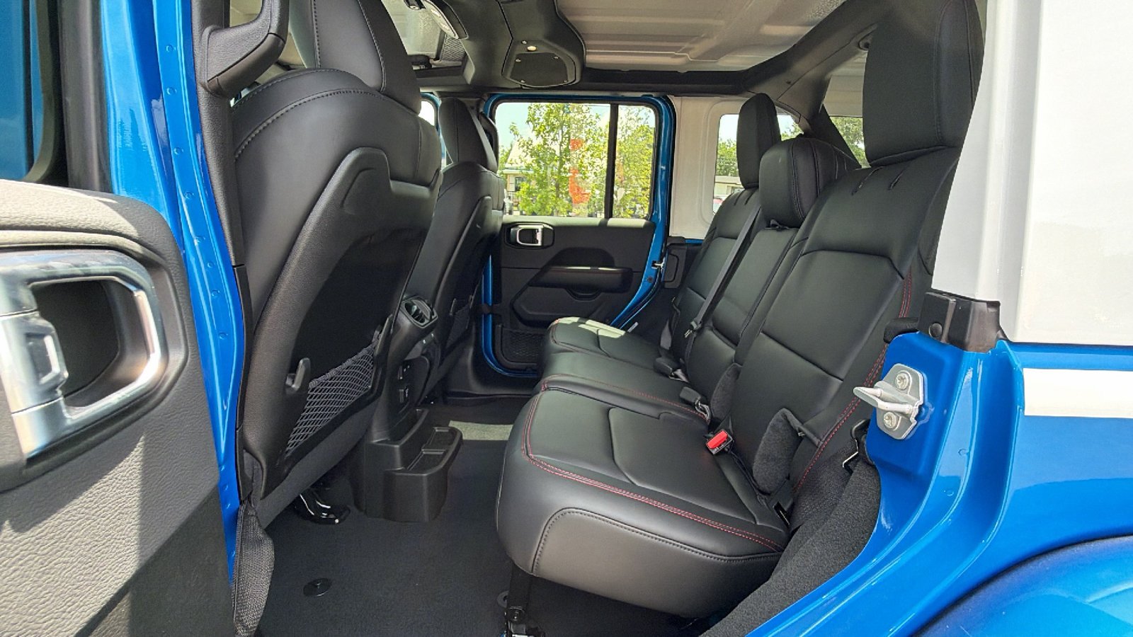 New 2026 Hydro Blue Pearl-Coat Exterior Paint Jeep Rubicon image 15