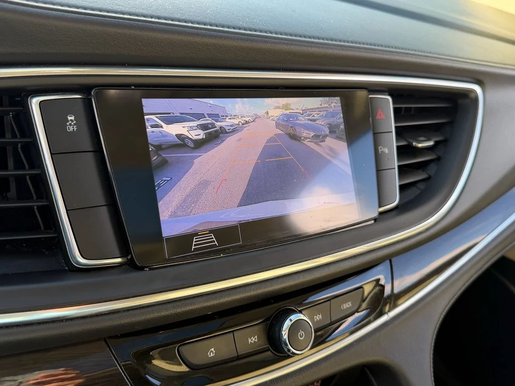 Used 2020 White Buick Essence image 22