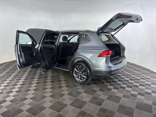 Used 2022  Volkswagen 2.0T SE image 16