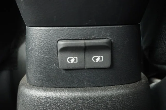Used 2025  Nissan S image 18