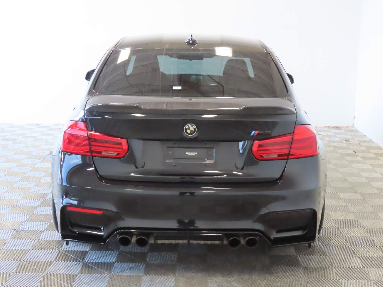 Used 2017 Black Sapphire Metallic BMW  image 4