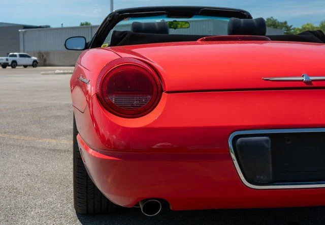 Used 2004 Red Ford Base image 15