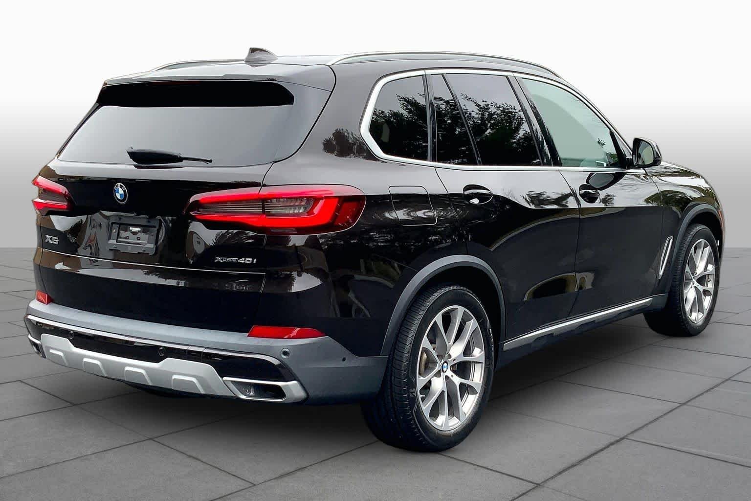 Used 2022 Sparkling Brown Metallic BMW xDrive40i image 12