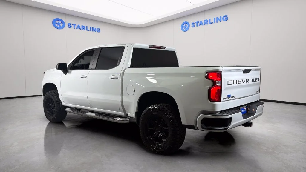 Used 2024 Summit White Chevrolet RST image 5