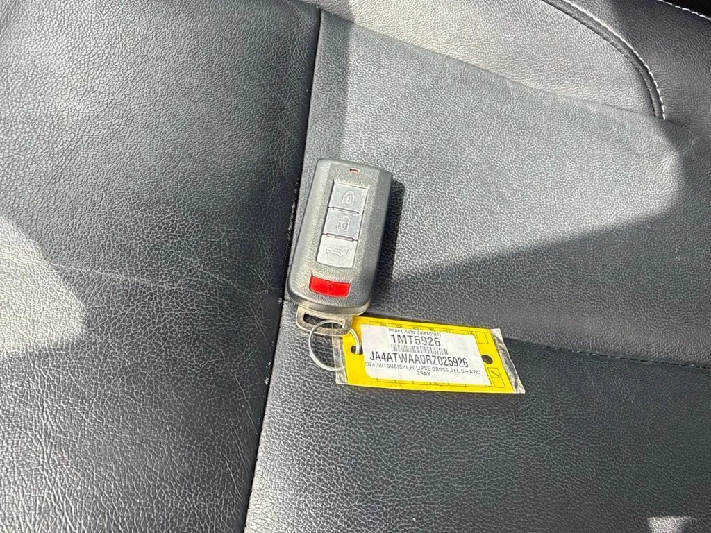 Used 2024 Gray Mitsubishi SEL image 25