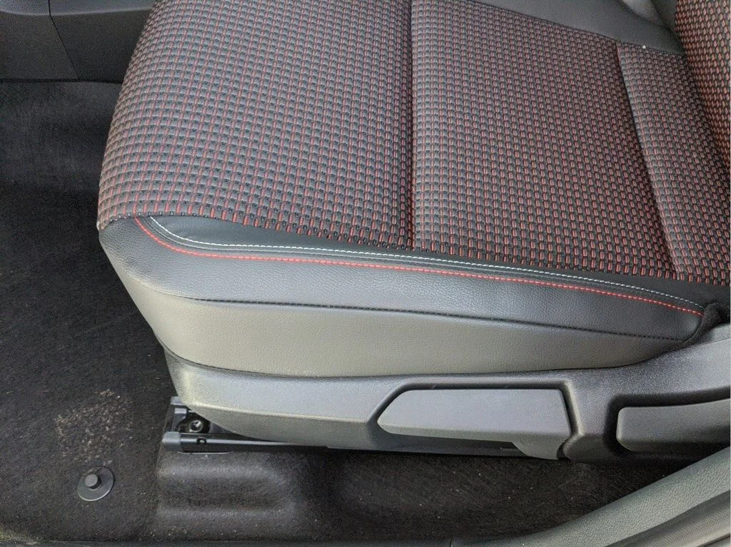 Used 2025 White Nissan SR image 25