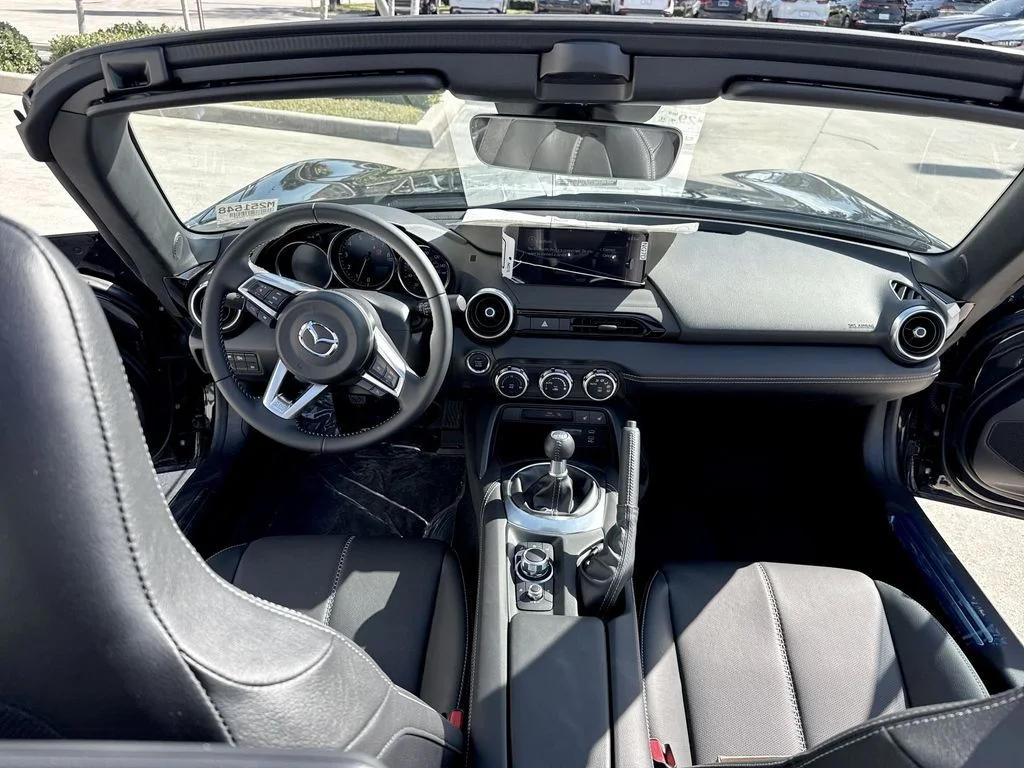 2025 Mazda MX-5 Miata Grand Touring - Photo 34