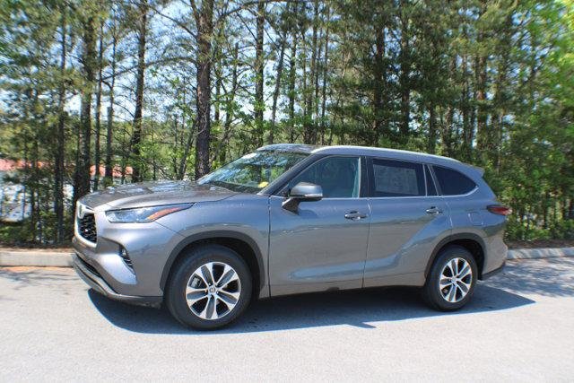 Certified Used 2024 MAGNETIC GRAY MET. Toyota  image 4