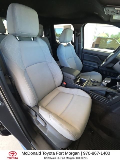 Used 2025  Toyota SR5 image 21